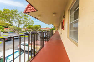 21 Abbey Ln 208, Delray Beach, FL 33446 Sold 04/11/25