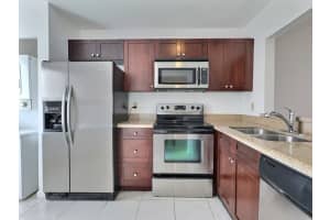 4001 NW 90th Ave 411, Sunrise, FL 33351 Sold 03/11/24