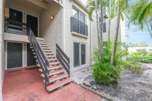 5206 NE 6th Ave F1, Oakland Park, FL 33334 Sold 09/13/24