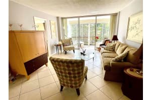 111 Royal Park Dr 2A, Oakland Park, FL 33309 Sold 05/16/24