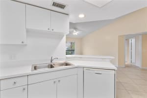 2033 SE 10th Ave 620, Fort Lauderdale, FL 33316 Sold 04/01/24