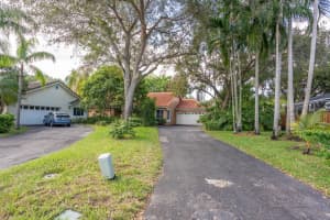 10171 NW 5th St, Plantation, FL 33324 Sold 03/27/24