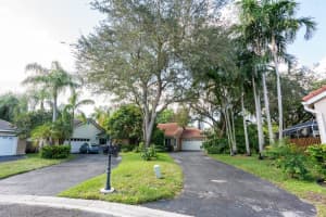 10171 NW 5th St, Plantation, FL 33324 Sold 03/27/24