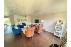 9153 Vineyard Lake Dr 9153, Plantation, FL 33324 Sold 04/11/24