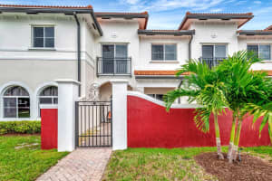 3010 NW 35th Way, Lauderdale Lakes, FL 33311 Sold 02/09/24