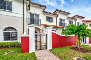 3010 NW 35th Way, Lauderdale Lakes, FL 33311 Sold 02/09/24