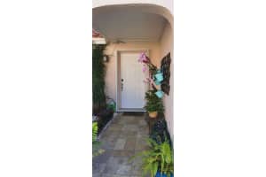 1512 Springside Dr, Weston, FL 33326 Sold 04/08/24