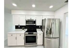 7513 NW 70th Ave, Tamarac, FL 33321 Sold 03/19/24