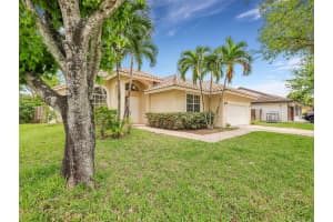 8985 NW 45th Ct, Coral Springs, FL 33065 Sold 05/03/24