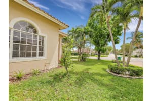 8985 NW 45th Ct, Coral Springs, FL 33065 Sold 05/03/24