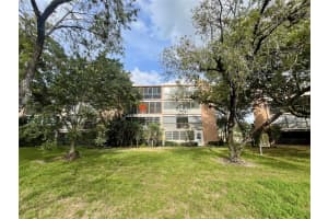 7320 Lake Circle Dr 202, Margate, FL 33063 Sold 06/14/24