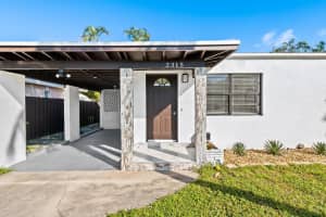 2315 Mckinley St, Hollywood, FL 33020 Sold 11/12/24
