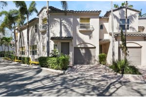 1900 Oceanwalk Ln 111, Lauderdale By The Sea, FL 33062 Sold 09/10/24