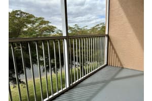 7725 Yardley Dr B-304, Tamarac, FL 33321 Sold 08/18/25