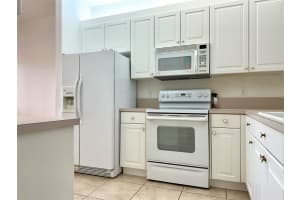 7725 Yardley Dr B-304, Tamarac, FL 33321 Sold 08/18/25