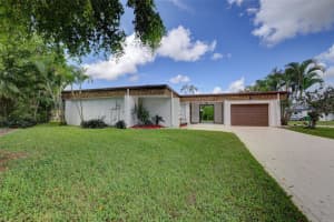 4911 BAYBERRY LN, Tamarac, FL 33319 Sold 03/27/24
