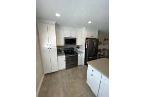 101 Mockingbird Ln 101, Delray Beach, FL 33445 Sold 05/13/24