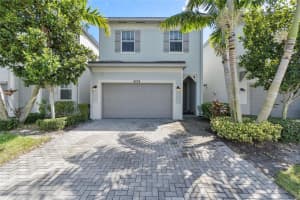 4734 NW 48th Ter, Tamarac, FL 33319 Sold 04/25/24