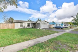 8114 NW 74th Ter, Tamarac, FL 33321 Sold 04/15/24