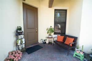 125 NW 209th Trl, Pembroke Pines, FL 33029 Sold 05/13/24