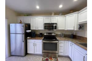 721 Banks Rd 721, Margate, FL 33063 Sold 03/15/24