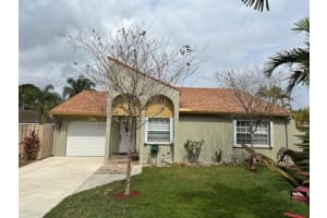 2905 Albatross Dr, Hollywood, FL 33026 Sold 04/05/24