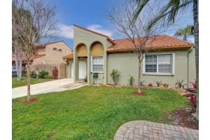 2905 Albatross Dr, Hollywood, FL 33026 Sold 04/05/24