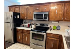 6206 Coral Lake Dr 106, Margate, FL 33063 Sold 05/10/24