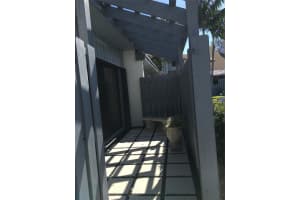 1543 N 14th Ter, Hollywood, FL 33020 Sold 05/23/24