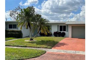 923 SW 51st Ave, Plantation, FL 33317 Sold 04/22/24