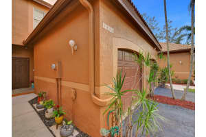 1534 Barcelona Way 1534, Weston, FL 33327 Sold 04/30/24