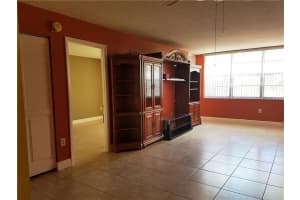 1400 Saint Charles Pl 211, Pembroke Pines, FL 33026 - MLS#F10422367