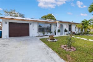 110 Martin Cir, Royal Palm Beach, FL 33411 Sold 06/14/24