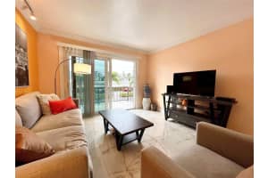 3002 NE 5th Ter 204B, Wilton Manors, FL 33334 Sold 08/20/24
