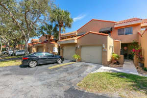 552 N University Dr, Plantation, FL 33324 Sold 04/05/24