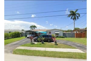 1717 NW 39th St, Oakland Park, FL 33309 Sold 05/09/24