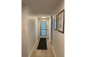 2900 NW 48th Ter 404, Lauderdale Lakes, FL 33313 Sold 07/31/24