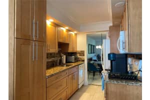 2900 NW 48th Ter 404, Lauderdale Lakes, FL 33313 Sold 07/31/24