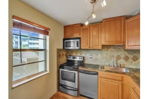 7847 Golf Cir Dr 105, Margate, FL 33063 Sold 04/01/24