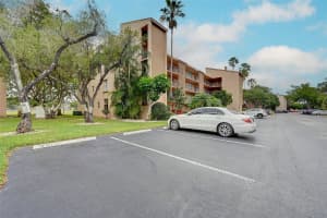 7320 Lake Circle Dr 207, Margate, FL 33063 Sold 04/05/24