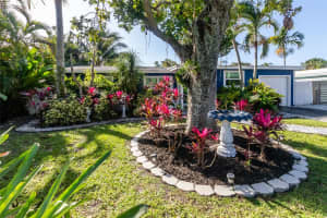 2000 NW 39th St, Oakland Park, FL 33309 Sold 04/30/24