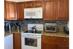 2821 Somerset Dr 403, Lauderdale Lakes, FL 33311 Sold 04/15/24