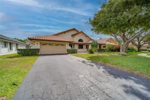 9672 Ridgecrest Ct, Davie, FL 33328, Sold 04/01/24