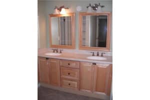 231 Lakeview Dr 102, Weston, FL 33326 Sold 12/26/24