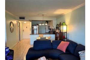 3002 NE 5th Ter 304B, Wilton Manors, FL 33334 Sold 10/04/24