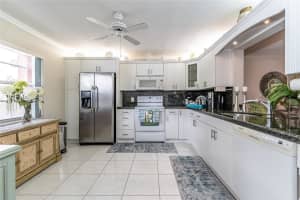 211 S Hollybrook Dr APT 104, Pembroke Pines, FL 33025, Sold 04/12/24