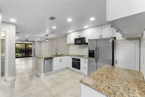 5290 Gate Lake Rd 5290, Tamarac, FL 33319 Sold 03/13/24