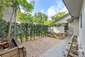 5290 Gate Lake Rd 5290, Tamarac, FL 33319 Sold 03/13/24