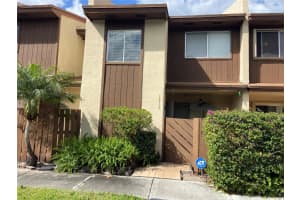 1215 Hampton Blvd, North Lauderdale, FL 33068 Sold 04/16/24