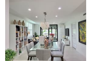 900 COLONY POINT CR 101, Pembroke Pines, FL 33026 Sold 04/18/24